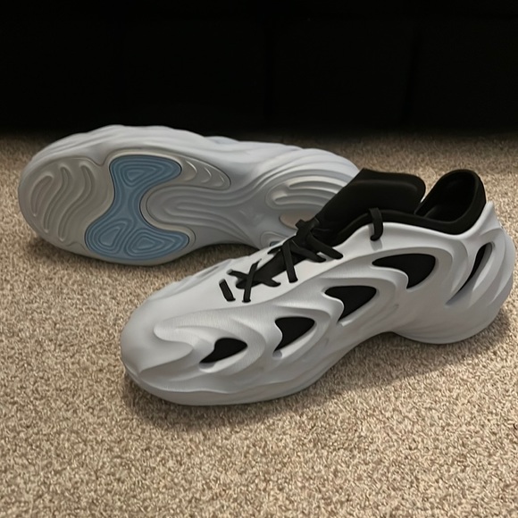 Brand New Adidas Adifom Q - Picture 2 of 4